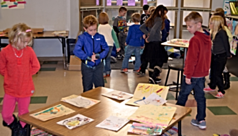 student-gallery-walk Students doing a