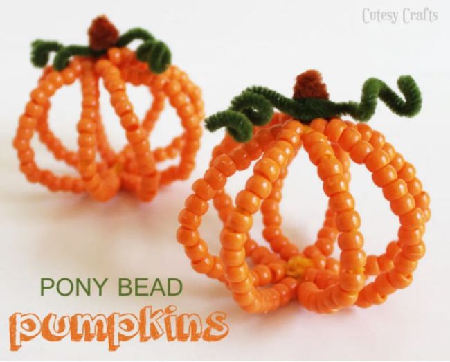pony-bead-pumpkins Pumpkins made of pipe cleaners and orange plastic beads