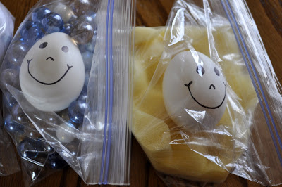 humpty-dumpty-egg-drop eggs for an egg drop in baggies with materials to protect them
