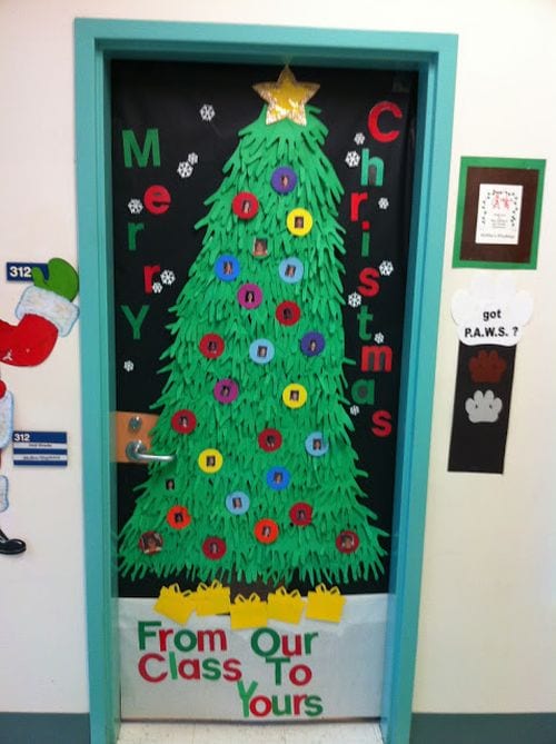 Winter Classroom Doors: Handprint Tree A Christmas tree is made up of handprints.