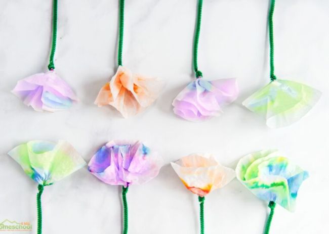 Second Grade Science: Chromatography Colorful tissue paper flowers with pipe cleaner stems