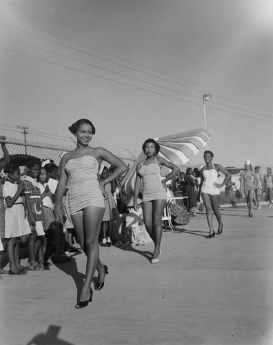 NMAAHC-2007_1_69_21_79_C_001 Photo of Black women from the Smithsonian collection