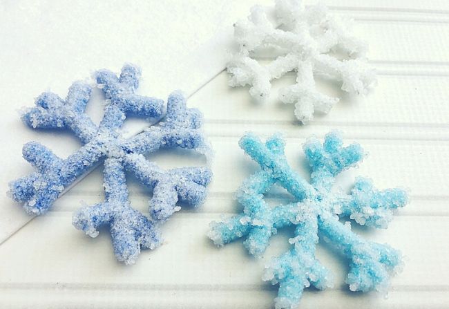 5th Grade Science Crystal Snowflakes Little Bins for Little Hands Three snowflakes made from pipe cleaners and crystallized
