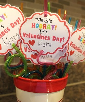crazy-straw-valentines Valentines for students made from cardstock and crazy straws