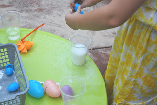 bicarb-egg bicarbonate egg reaction for a plastic egg activity