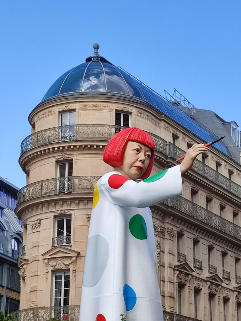 Famous Women in History Sculptures in Paris. Yayoi Kusama, on the list of famous women in history.