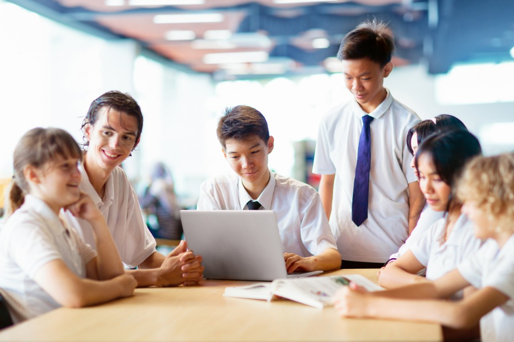 Multi-school organisations can help spread success – report