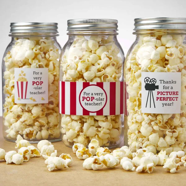 popcorn-gift Clear jars of popcorn