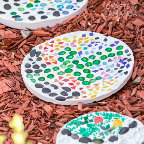 stepping stones Round garden stepping stones decorated with glass beads as an example of summer crafts for kids