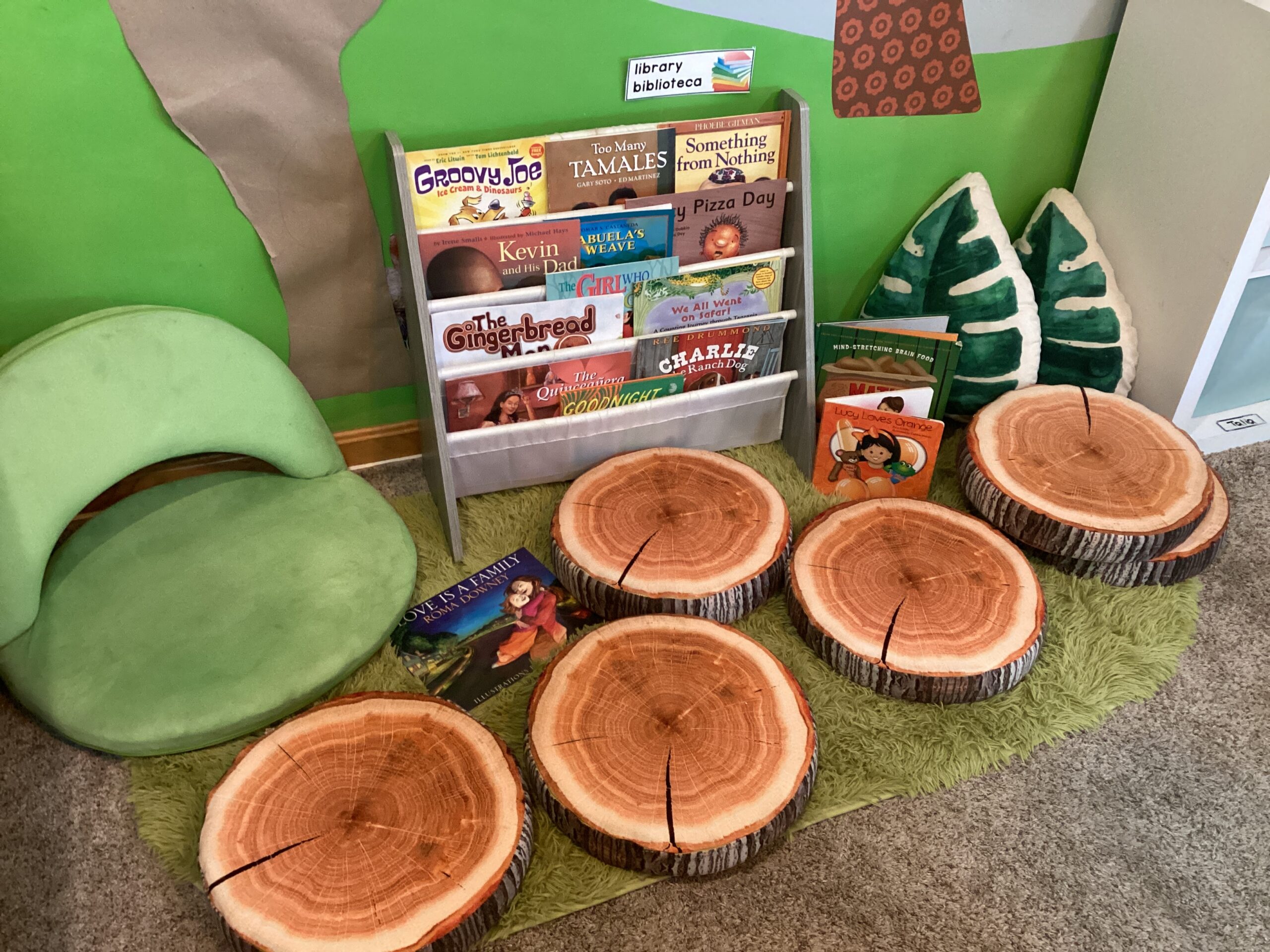 learning-spaces Learning nook with seats that look like tree trunks- differentiated instruction strategies