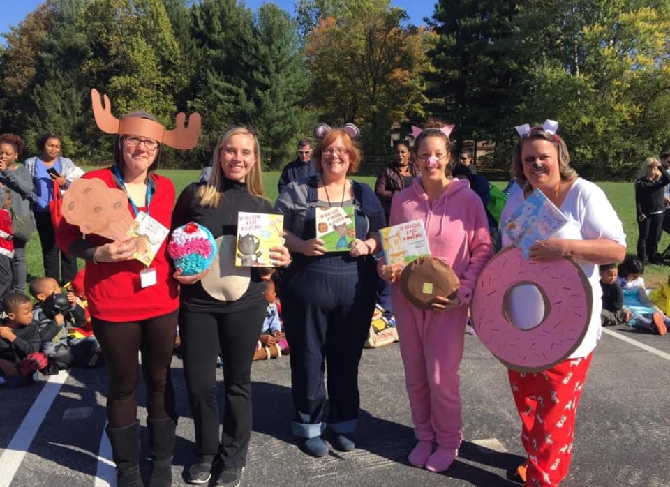 Halloween Costumes: Laura Numeroff characters A group of teachers dressed as characters from Laura Numeroff books