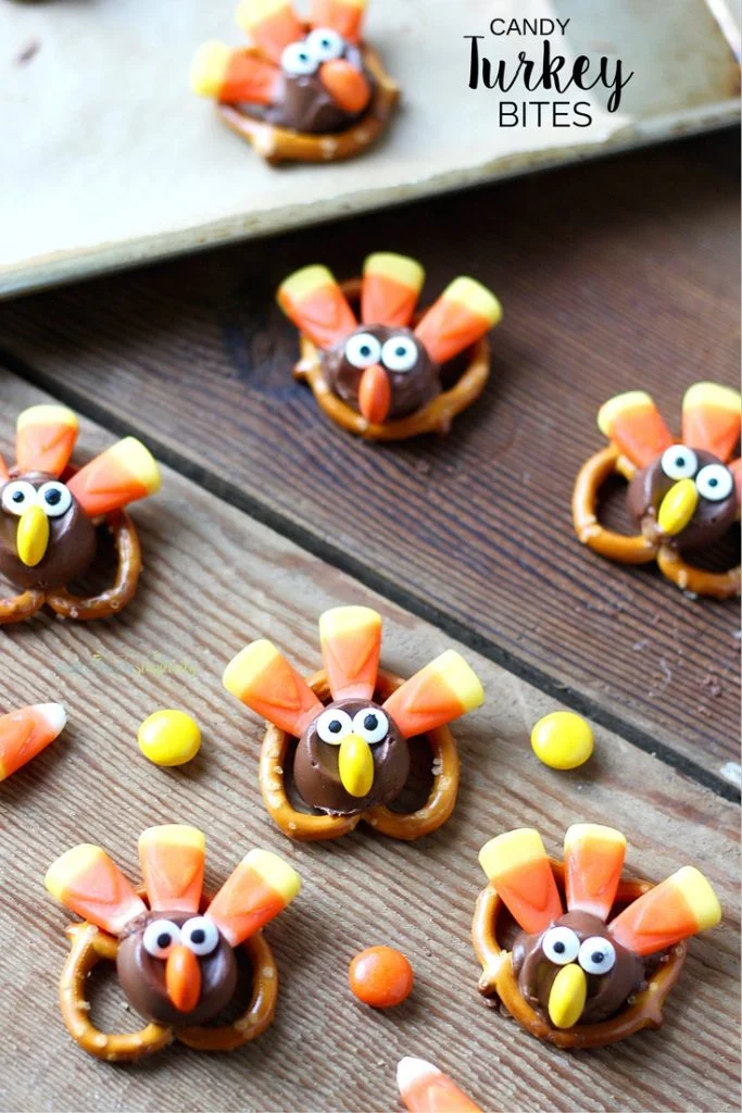 Candy-Turkey-Bites Yummy turkey treats made from pretzels, a rolo and candy corn