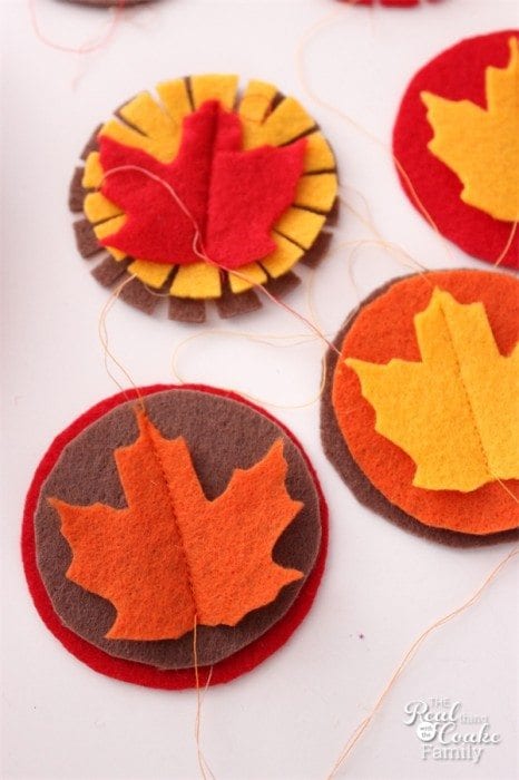 felt-napkin-rings Colorful napkin rings with a leaf in the center made from felt