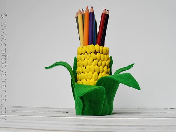 corn-cob-pencil-holder