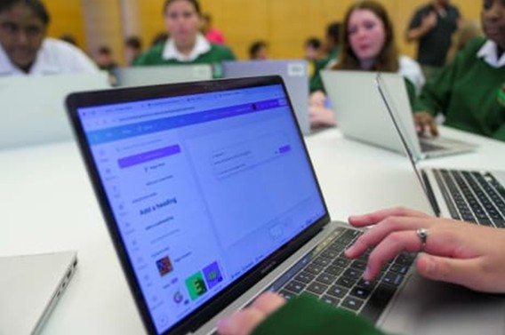New project to improve AI literacy programs in schools